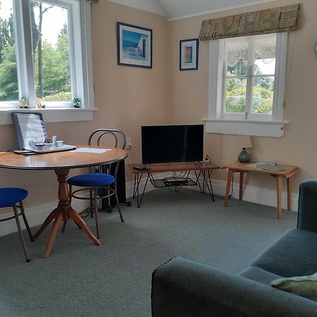India House & Ica Whare In Whareama, Nr Riversdale Beach 外观 照片