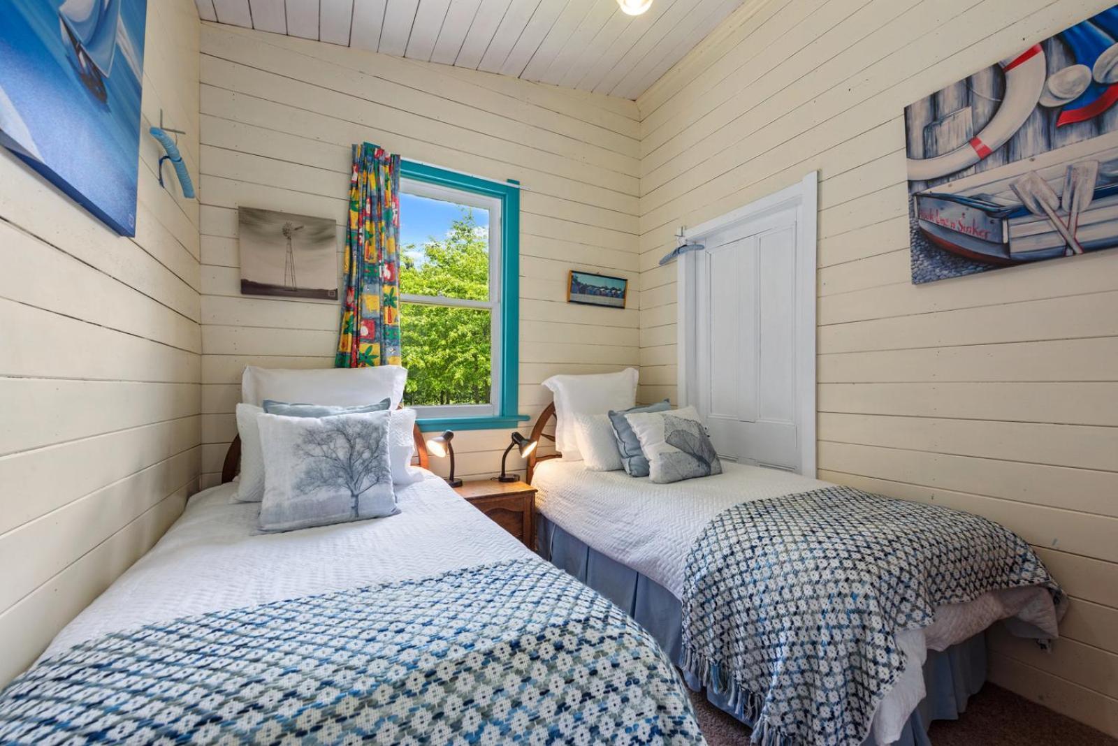 India House & Ica Whare In Whareama, Nr Riversdale Beach 外观 照片