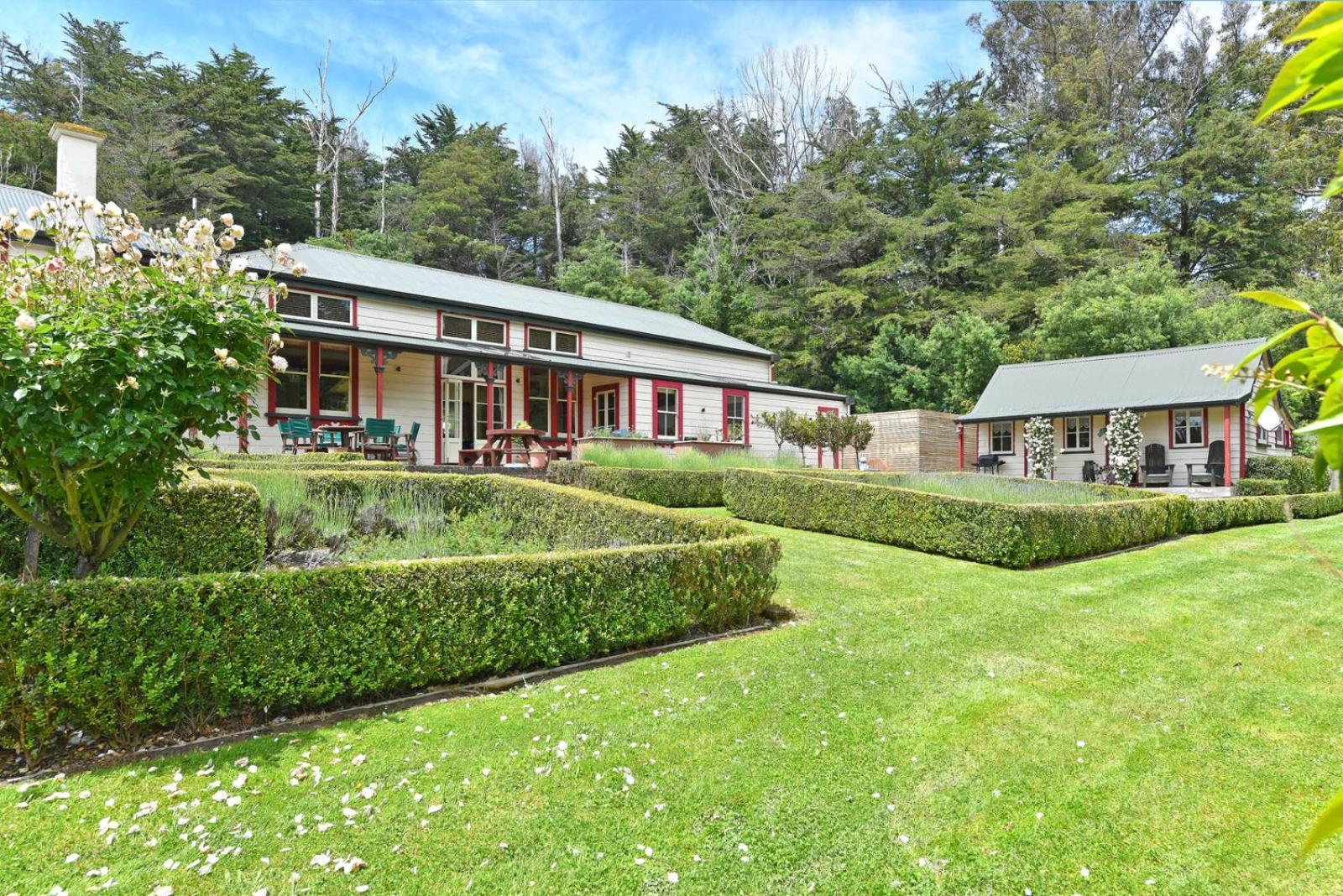 India House & Ica Whare In Whareama, Nr Riversdale Beach 外观 照片
