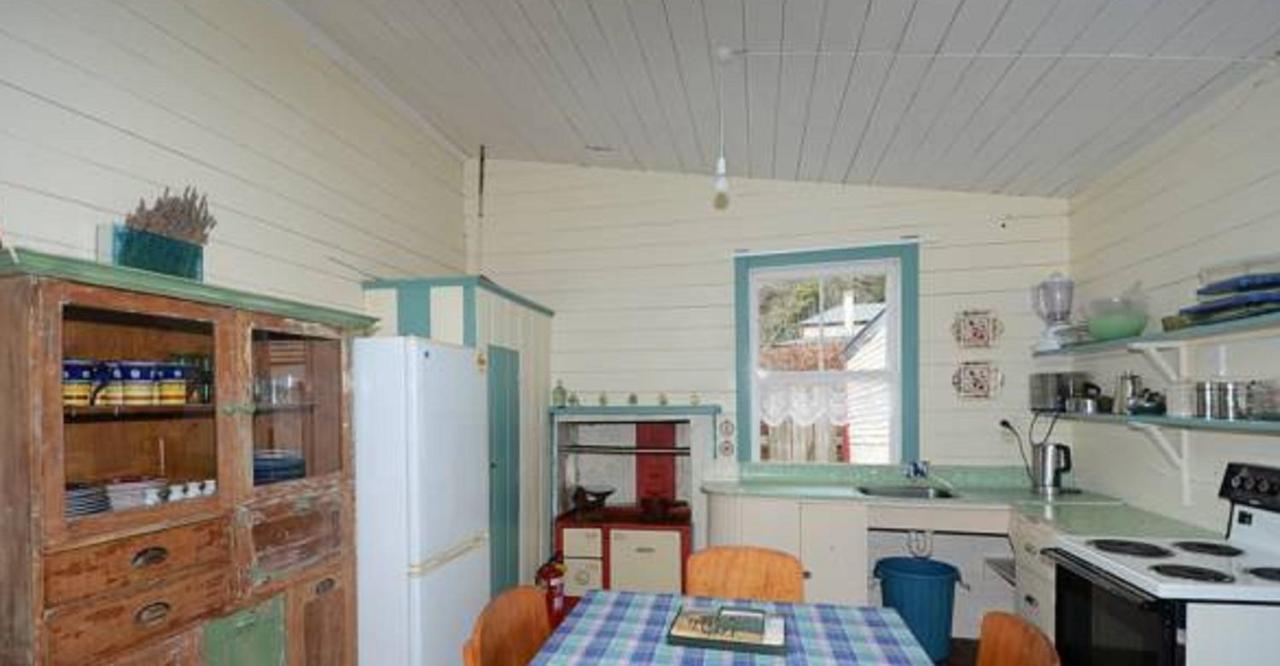 India House & Ica Whare In Whareama, Nr Riversdale Beach 客房 照片